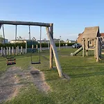 Meadowside - Part Of The The Bay Village With Pool, Gym And Direct Access, Pub, Restaurant, Tennis And Meadows Walks *