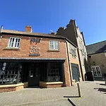 Dom wakacyjny Meadowside - Part Of The The Bay Village With Pool, Gym And Direct Access, Pub, Restaurant, Tennis And Meadows Walks *