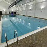Tatil Evi Meadowside - Part Of The The Bay Village With Pool, Gym And Direct Access, Pub, Restaurant, Tennis And Meadows Walks