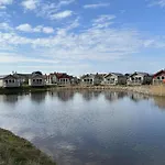 Dom wakacyjny Meadowside - Part Of The The Bay Village With Pool, Gym And Direct Access, Pub, Restaurant, Tennis And Meadows Walks