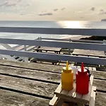 Meadowside - Part Of The The Bay Village With Pool, Gym And Direct Access, Pub, Restaurant, Tennis And Meadows Walks * Filey