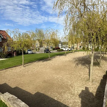 Dom wakacyjny Meadowside - Part Of The The Bay Village With Pool, Gym And Direct Access, Pub, Restaurant, Tennis And Meadows Walks *
