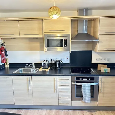 Meadowside - Part Of The The Bay Village With Pool, Gym And Direct Access, Pub, Restaurant, Tennis And Meadows Walks