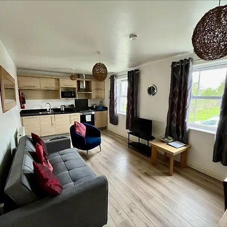 Dom wakacyjny Meadowside - Part Of The The Bay Village With Pool, Gym And Direct Access, Pub, Restaurant, Tennis And Meadows Walks