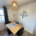 Hébergement de vacances Meadowside - Part Of The The Bay Village With Pool, Gym And Direct Access, Pub, Restaurant, Tennis And Meadows Walks