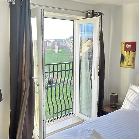 Meadowside - Part Of The The Bay Village With Pool, Gym And Direct Access, Pub, Restaurant, Tennis And Meadows Walks 度假居 *